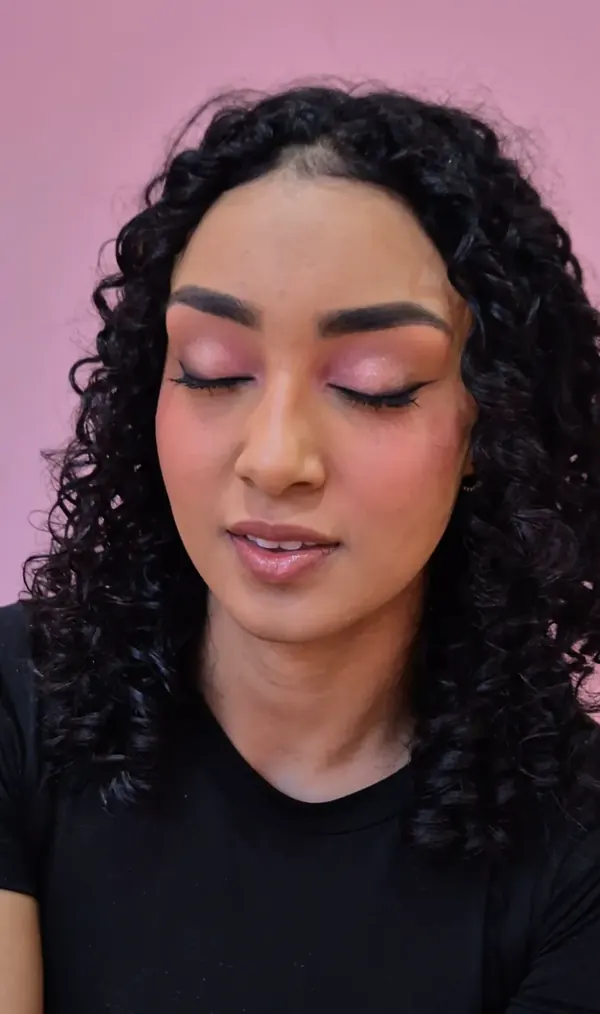 Produção Beauty com pele iluminada